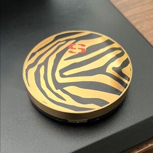 Like new Sisley Paris compact of mattifying pressed powder in #1 - Rosy